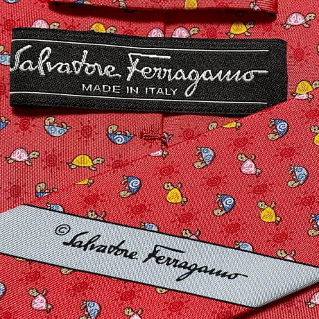 MADE IN ITALY製 Salvatore Ferragamo 亀総柄シルクネクタイ レッド