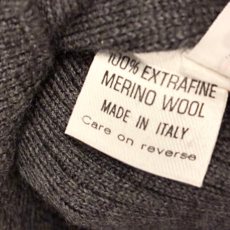 MADE IN ITALY製 BARNEYS NEWYORK ヘンリーネックメリノウールセーター チャコールグレー 50サイズ