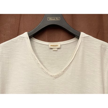 DIESEL VネックTシャツ アイボリー Mサイズ