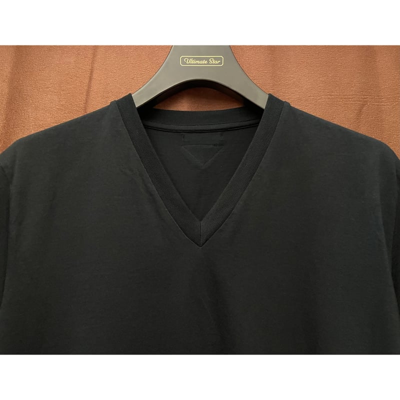 PRADA VネックコットンTシャツ ブラック Sサイズ | Ultimate Star