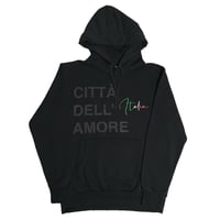 ★新品★ MADE IN ITALY製 MAGLIA 2025年SSモデル S-4001 「CITTA DELL AMORE ITALIA」 プリント入りプルオーバーパーカー ブラック S～XLサイズ