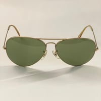 ノーブランド Ray-Banロゴケース付き AVIATOR ティアドロップサングラス ゴールド