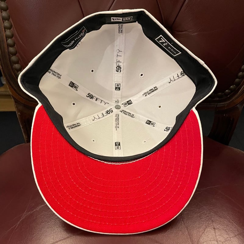MADE IN USA製 NEW ERA × HELLO KITTY コラボレーションベースボ MADE IN USA製 NEW ERA × HELLO KITTY コラボレーションベースボ