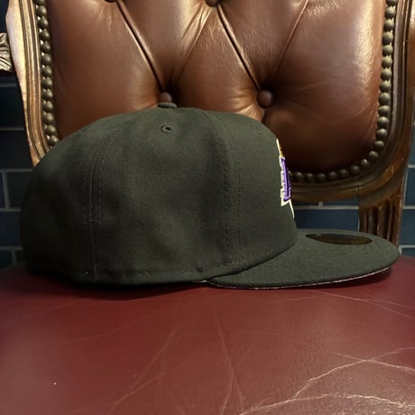 NEW ERA × LOS ANGELES LAKERS 59FIFTY つば裏ペイズリー柄 ベースボールキャップ ブラック 7-5/8 60.6cm