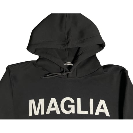 ★新品★ MADE IN ITALY製 MAGLIA 2025年AWモデル S-2814BW 「MAGLIA」 プリント入り 裏起毛 スムースプルオーバーパーカー ブラック M～XLサイズ