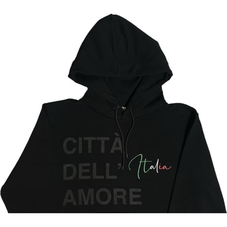 ★新品★ MADE IN ITALY製 MAGLIA 2025年SSモデル S-4001 「CITTA DELL AMORE ITALIA」 プリント入りプルオーバーパーカー ブラック S～XLサイズ