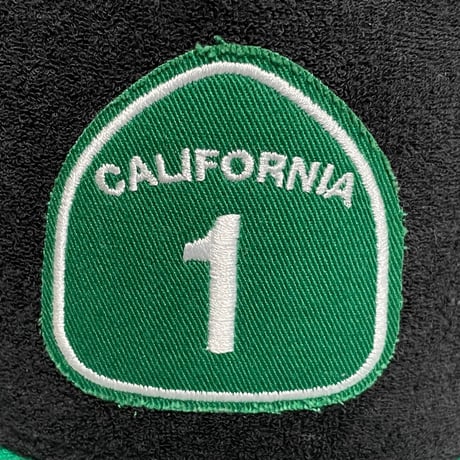 NEW ERA California State Route 1 パイル地スナップバックメッシュキャップ ブラック×グリーン Fサイズ