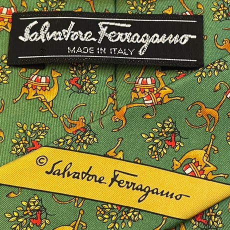 MADE IN ITALY製 Salvatore Ferragamo アニマル柄シルクネクタイ グリーン
