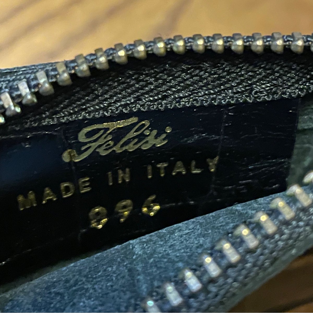 イタリア製 フェリージ 079 レザーポーチ 未使用新品 イタリア製 フェリージ 079 レザーポーチ 未使用新品 イタリア製