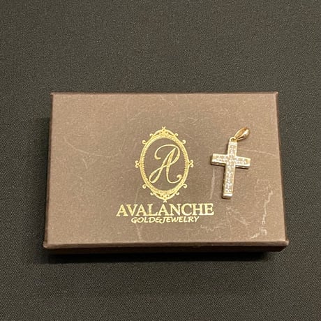 10金製 AVALANCHE 10Kイエローゴールド ジルコニアクロスペンダントヘッド Sサイズ ゴールド 幅13mm×27mm