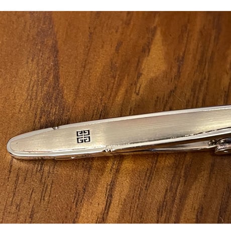 GIVENCHY ネクタイピン付きカフスボタン シルバー