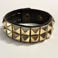 2連スタッズ レザーブレスレット ブラック×ゴールド