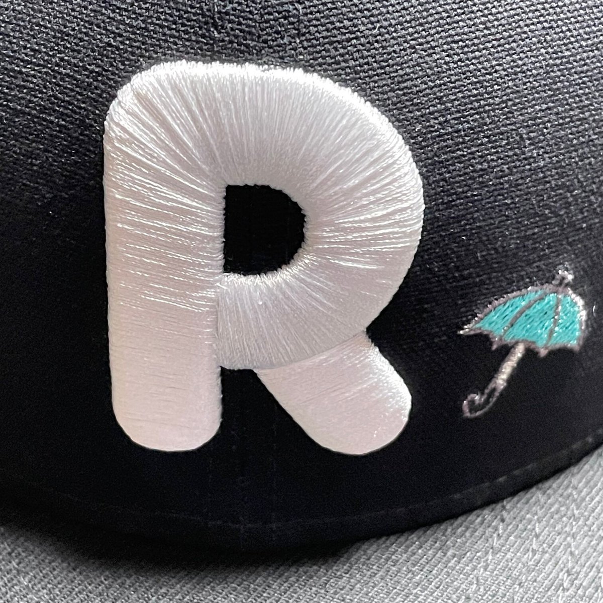 【可愛い】RODY×NEWERAコラボ企画　キャップ　７5/8 NEWERA × RODY コラボレーションベースボールキャップ ブラック