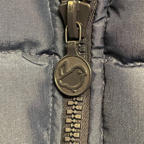 【アシックス取り扱い】 MADE IN USA製 CEVAS DOWN 襟付きダウンジャケット ネイビー Lサイズ