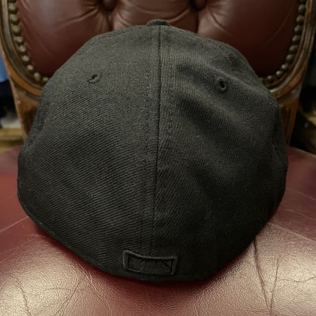 NEW ERA × ATLANTA BRAVES ヘビ柄ツートンカラーベースボールキャップ ブラック×グレー 7-5/8 61cm