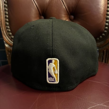 NEW ERA × LOS ANGELES LAKERS 59FIFTY つば裏ペイズリー柄 ベースボールキャップ ブラック 7-5/8 60.6cm