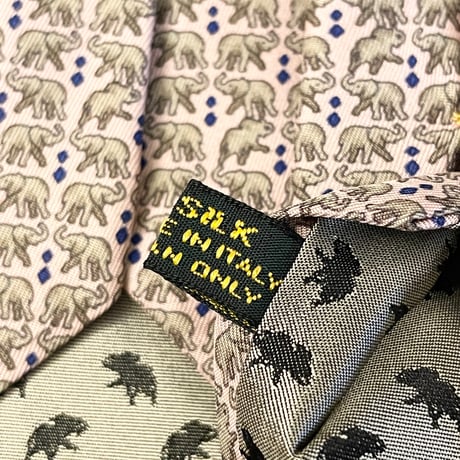 MADE IN ITALY製 HUNTING WORLD 象柄プリントシルクネクタイ ピンク