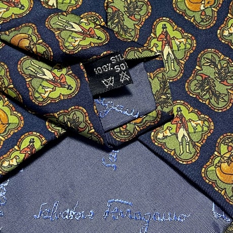 MADE IN ITALY製 Salvatore Ferragamo 総柄シルクネクタイ ネイビー×グリーン