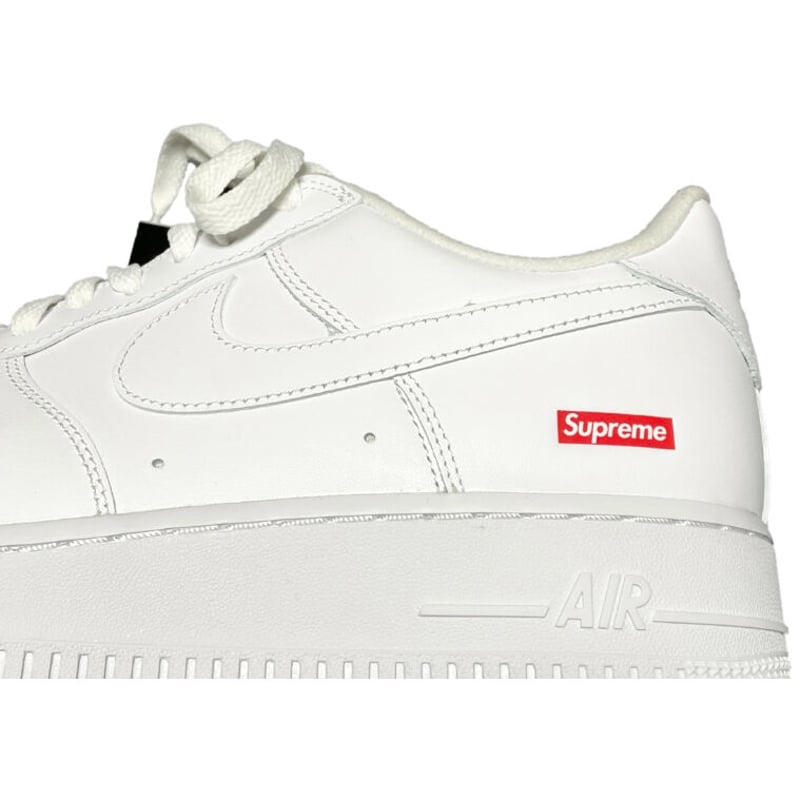 ☆箱、黒タグ、替え紐付き新古品☆ NIKE AIR FORCE 1 × SUPREME