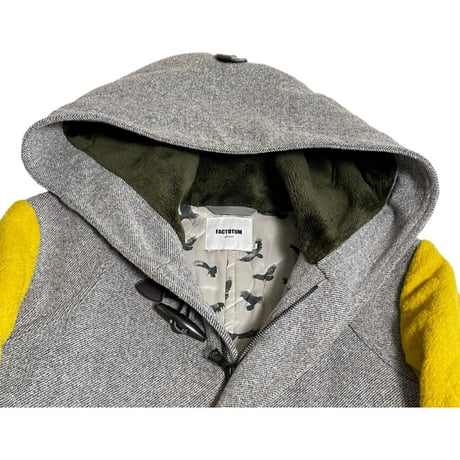 MADE IN JAPAN製 FACTOTUM homme 袖切り替え中綿ダッフルコート グレー×イエロー 44サイズ