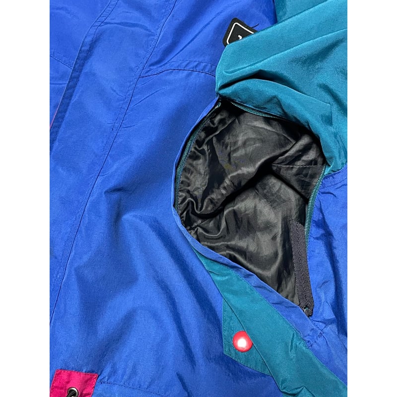 WOOLRICH マウンテンナイロンジャケット ブルー Mサイズ WOOLRICH マウンテンナイロンジャケット ブルー Mサイズ