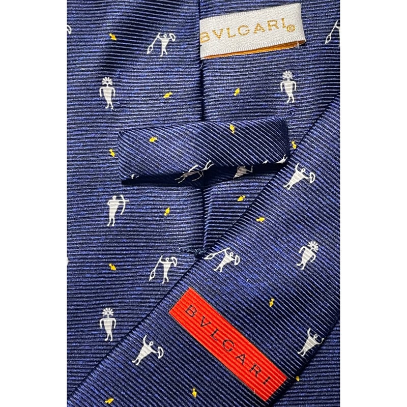 美品✨BVLGARI ネクタイ　ブルガリ　ネイビー　セッテピエゲ　小紋柄　ロゴ 美品✨BVLGARI ネクタイ ブルガリ ネイビー セッテピエゲ 小紋柄