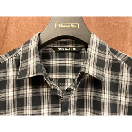 MADE IN ITALY製 NeIL BarreTT SLIM FIT 長袖チェック柄シャツ ブラック×ホワイト 38-15サイズ