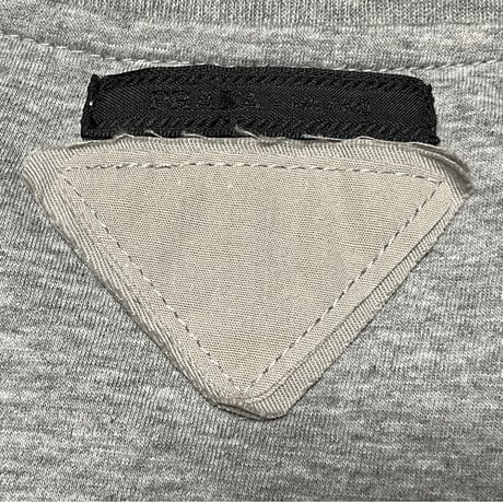 PRADA 無地VネックTシャツ グレー Mサイズ