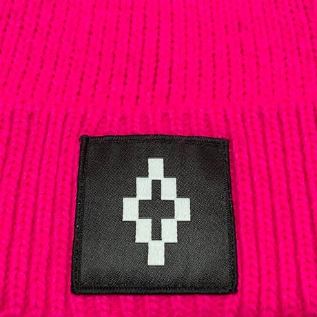 MADE IN ITALY製 MARCELO BURLON アクリルニット帽 蛍光ピンク Fサイズ