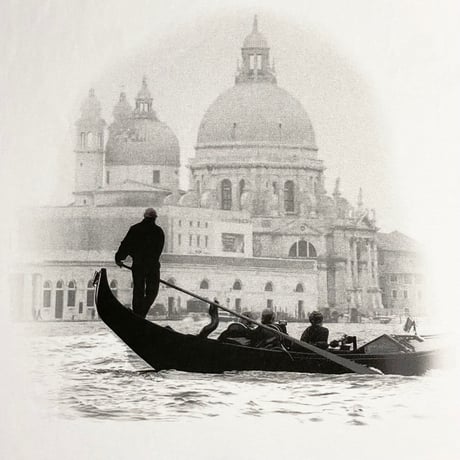★新品★ MADE IN ITALY製 MAGLIA 2025年AWモデル 「Venezia in MAGLIA」 イタリア都市 プリント クルーネックTシャツ ホワイト×ボルドー M～XLサイズ