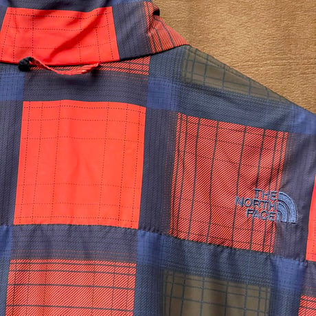 THE NORTH FACE リバーシブルナイロン中綿ジャケット ブルー×レッド