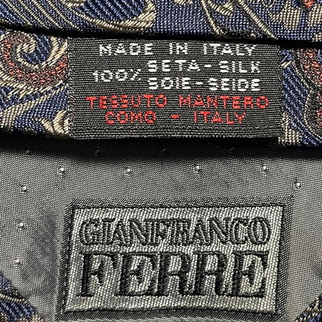 MADE IN ITALY製 GIANFRANCO FERRE ペイズリー柄シルクネクタイ ネイビー
