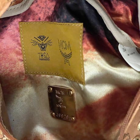 激レア MADE IN JAPAN製 TISA PHENOMENON × MCM トリプルネームモノグラム柄スタッズ付きウエストバッグ コニャック