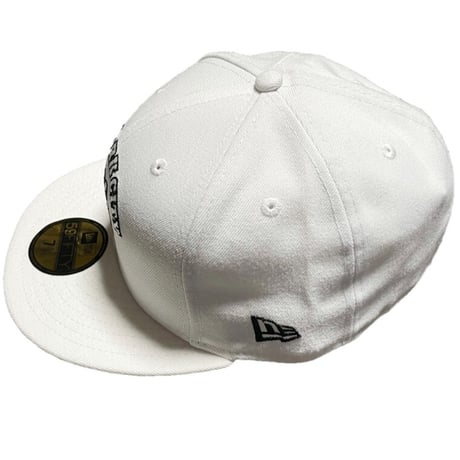☆タグ付き新古品☆ NEWERA × HELLO KITTY NEW YORK CITY コラボレーションベースボールキャップ ホワイト 7 1/2サイズ
