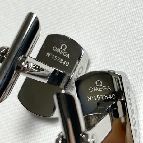 専用BOX付き OMEGA カフリンクス ブラック×シルバー