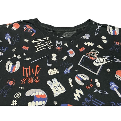 ▲訳あり商品▲ THE NIKE TEE 総柄Tシャツ ブラック Mサイズ