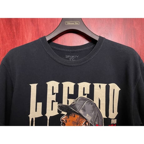 3FORTY Inc. LEGEND AKA NIPSEY HUSSLE プリントTシャツ ブラック Mサイズ