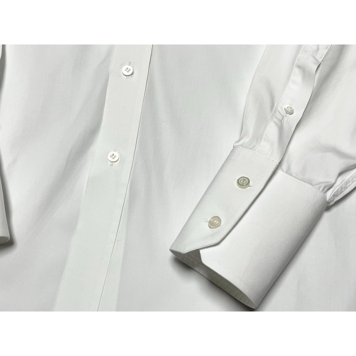 MADE IN ITALY製 GUCCI 長袖シャツ ホワイト 42-16 1/2サイズ | MADE IN ITALY製 GUCCI 長袖シャツ ホワイト 42-16 1/2サイズ |