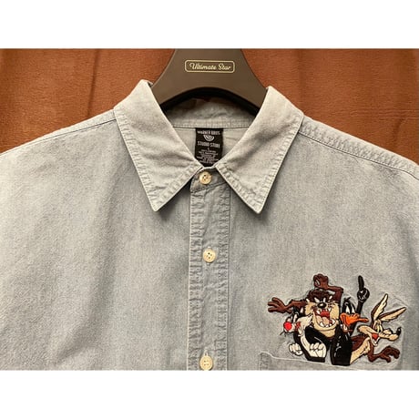 90's WARNER BROS. STUDIO STORE キャラクター刺繍入りダンガリーシャツ ライトインディゴ Lサイズ