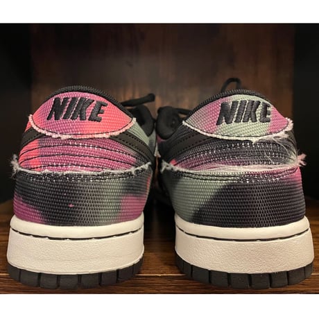箱、黒タグ付き NIKE DUNK LOW RETRO PRM Graffiti スニーカー ピンク×ブラック US11/29cm