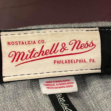 mitchell & ness NBA CHICAGO BULLS ウール混レザーベルトスナップバックキャップ グレー×ベージュ