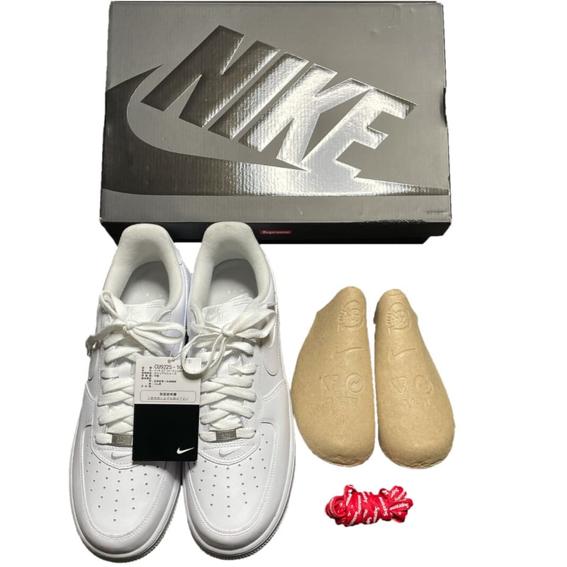☆箱、黒タグ、替え紐付き新古品☆ NIKE AIR FORCE 1 × SUPREME