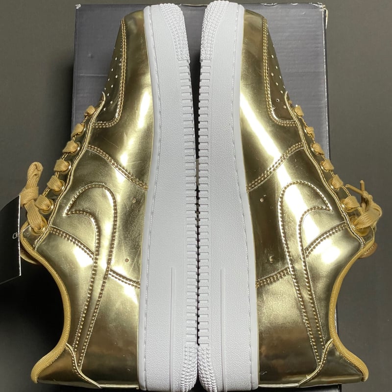 箱、黒タグ付き NIKE AIR FORCE 1 WMNS スニーカー メタリック