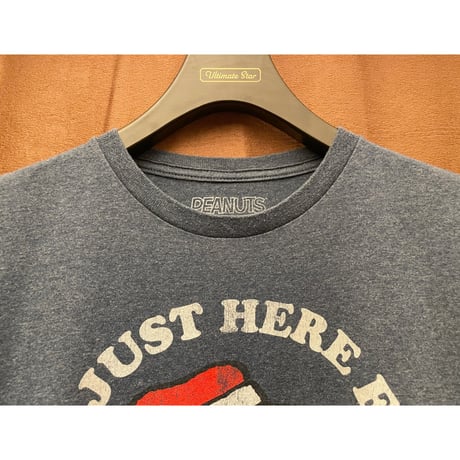 PEANUTS SNOOPY サンタプリントTシャツ ネイビー Lサイズ