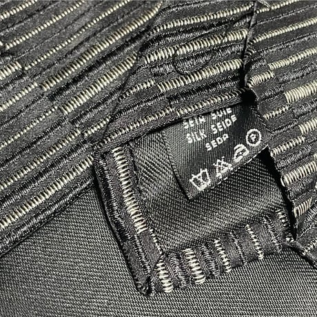 ☆タグ付き新古品☆ MADE IN ITALY製 VALENTINO レジメンタルストライプ柄ネクタイ ブラック