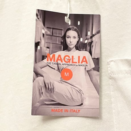 ★新品★ MADE IN ITALY製 MAGLIA 2024年SSモデル「BAR」ポケット付きバックプリントクルーネックTシャツ ホワイト S～Lサイズ