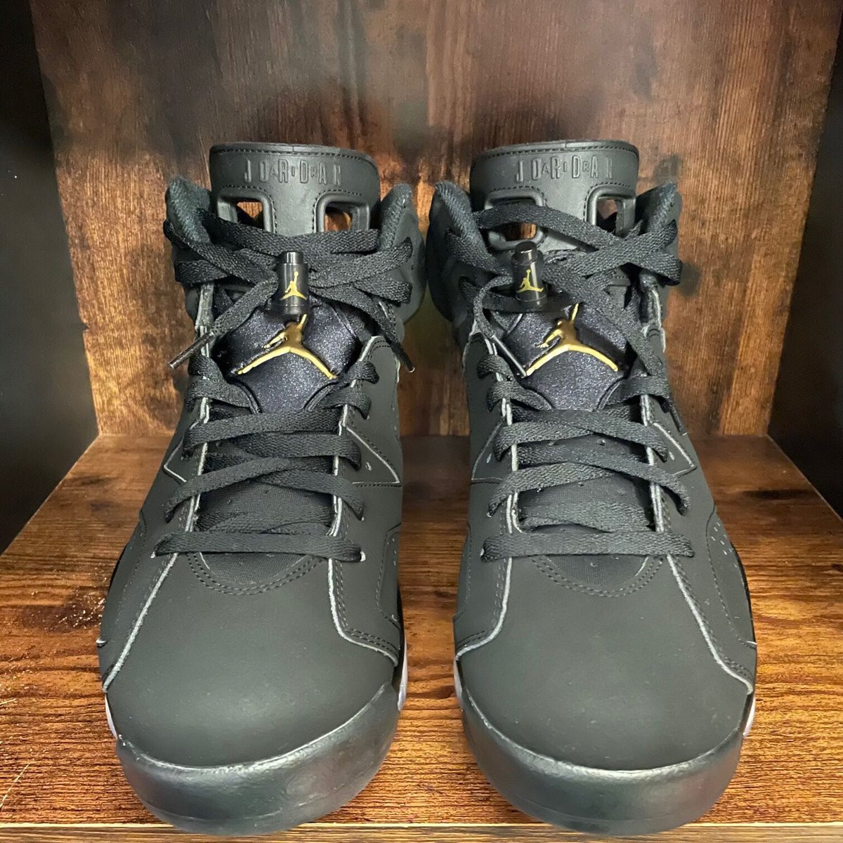 箱、黒タグ付き NIKE AIR JORDAN 6 DEFINING MOMENTS PACK 箱、黒タグ付き NIKE AIR JORDAN 6 DEFINING MOMENTS PACK