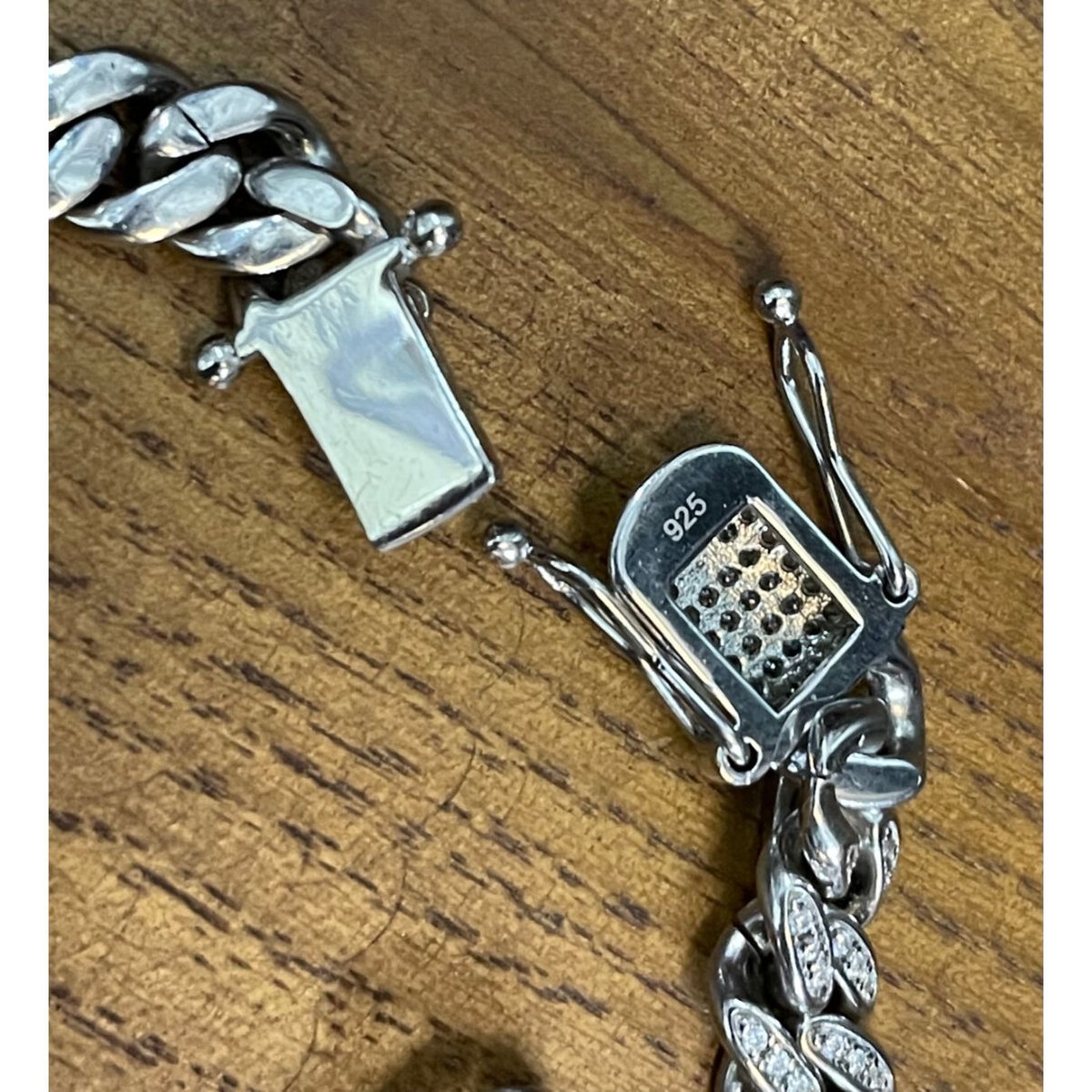 箱、袋付き シルバー925製 AVALANCHE ジルコニアマイアミ 箱、袋付き シルバー925製 AVALANCHE ジルコニアマイアミ