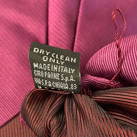 ▲訳あり商品▲ MADE IN ITALY製 Kiton セッテピエゲ ソリッドシルクネクタイ マゼンタ