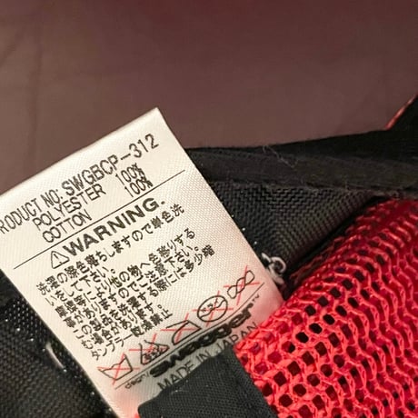 MADE IN JAPAN製 SWAGGER つば裏オリジナルクロスデザイン メッシュキャップ レッド